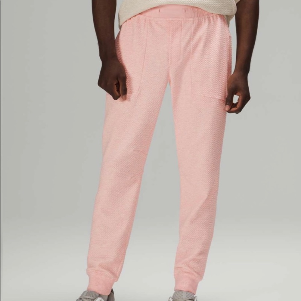 NWOT Lululemon mens at ease joggers